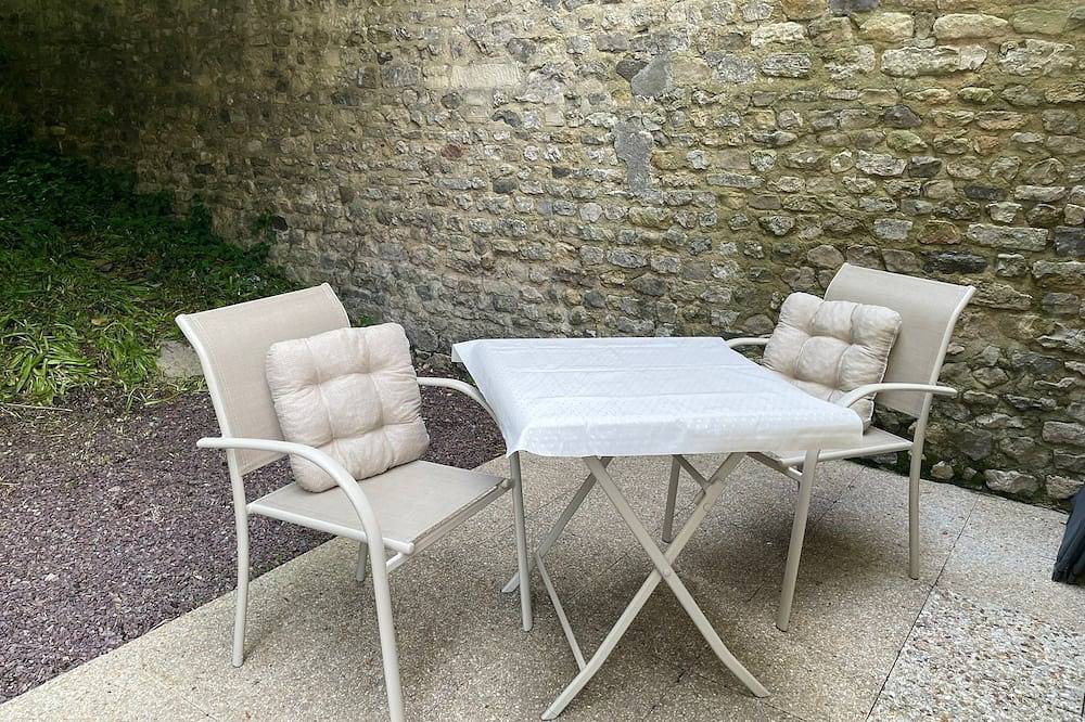 Quiet, small house with terrace, in the center of Bayeux in Bayeux, Bayeux en omgeving