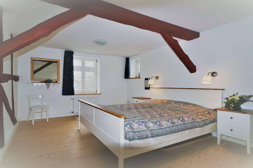 Ganze Wohnung, Ferienwohnung Kemenate in Trendelburg, Hessisches Bergland