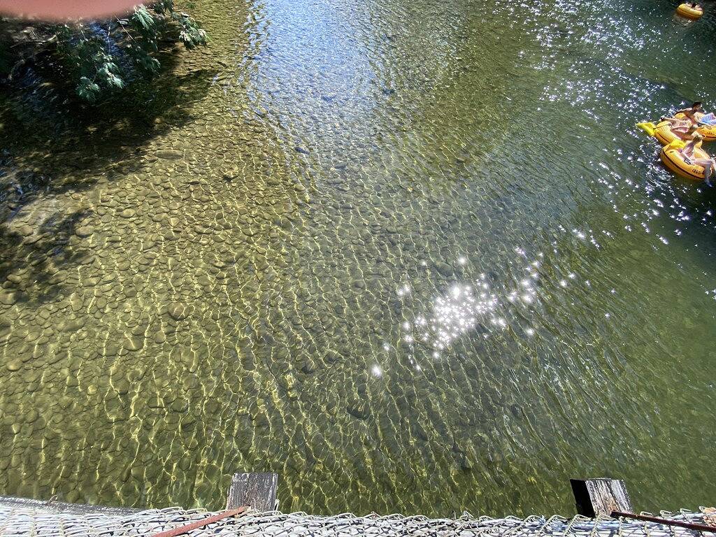 Charming Riverfront Cabin* Ev Chrg * Fish * Swim * in Blount County