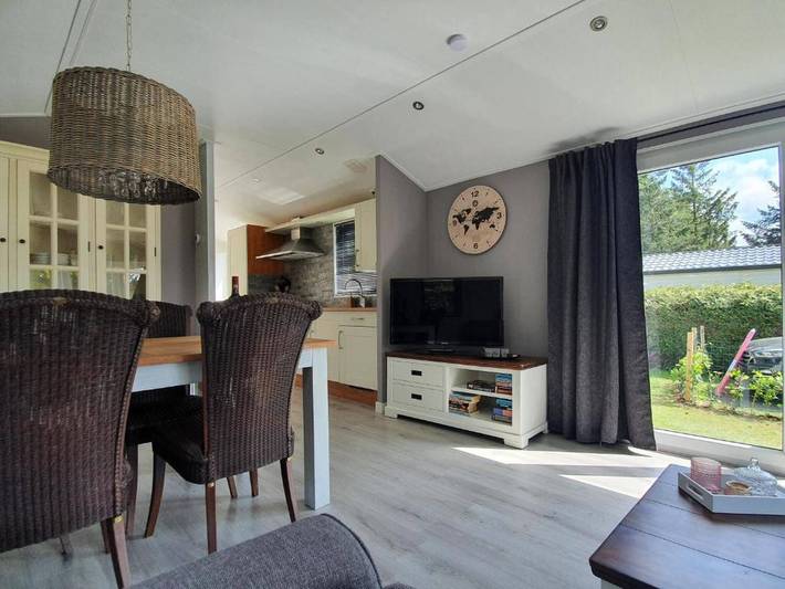 Charming 4P Cabin w Private Parking in Putten, Veluwe