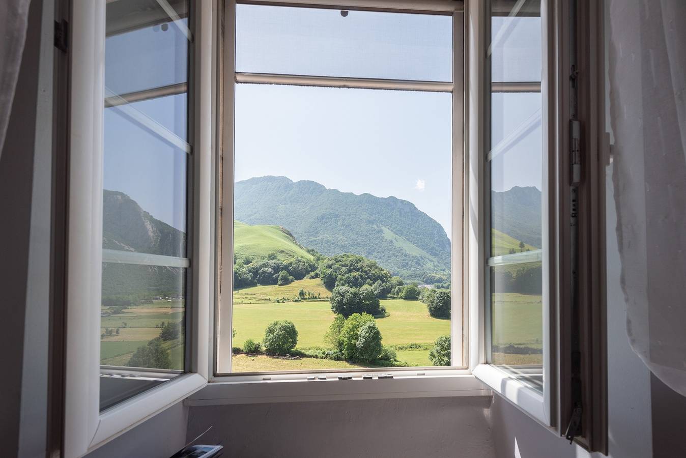 Appartamento intero, Appartamento "Bellevue Accous" con vista montagne, terrazza privata e Wi-Fi in Accous, Béarn