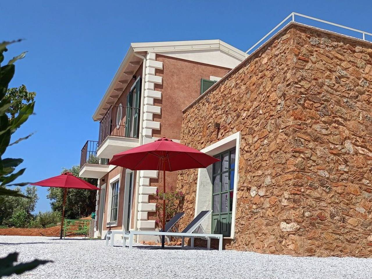 Villa mit Whirlpool, nur 6 km vom Strand entfernt in Lamezia Terme, Provincia di Catanzaro
