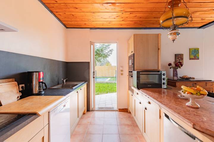 Location de vacances pour 9 personnes, avec terrasse ainsi que jardin et piscine à Carcassonne - 3