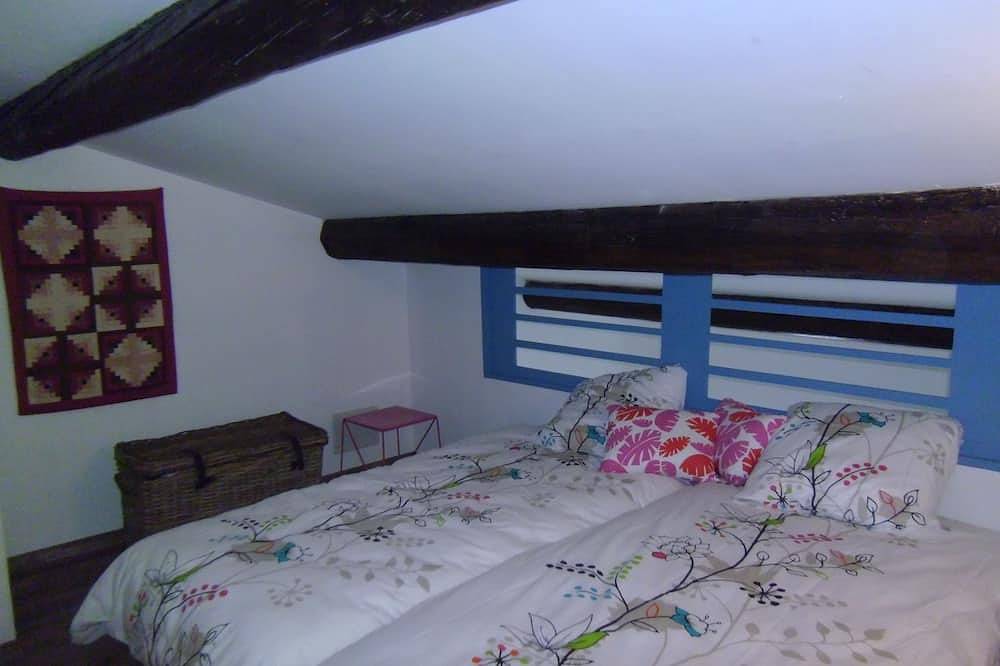 Appartement entier, Saintes-Maries de la Mer: Appartement très proche des commerces et de la plage in Saintes-Maries-de-la-Mer, Côte méditerranéenne (France)