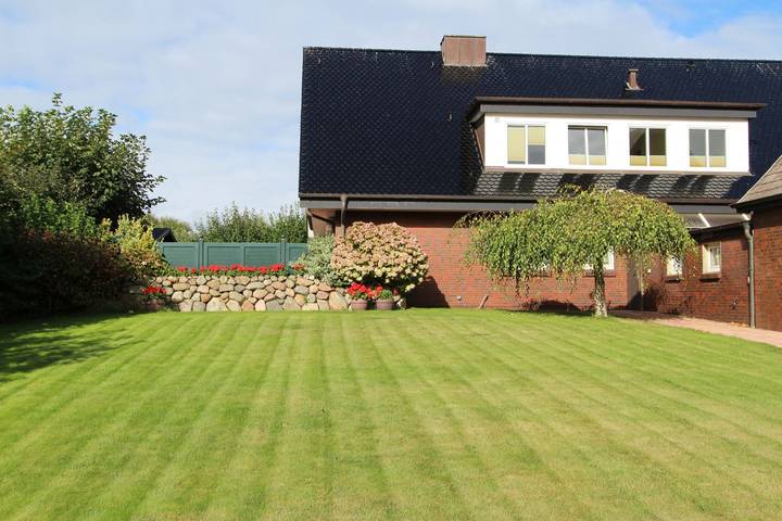 Ganze Wohnung, Zentral gelegenes Ferienappartement für 4 Personen im Herzen von Wenningstedt in Wenningstedt, Sylt