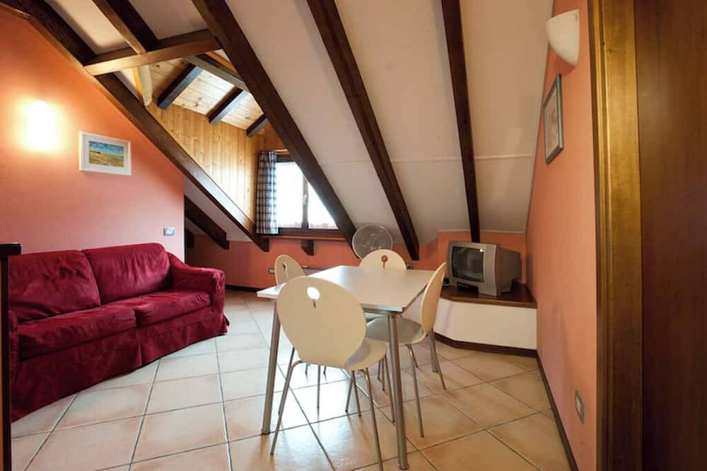 Appartamento intero, Mansarda Pineta\n-Montagna a Due Passi\nposizione perfetta, parcheggio gratuito in Santa Maria Maggiore (Città), Comune di Santa Maria Maggiore