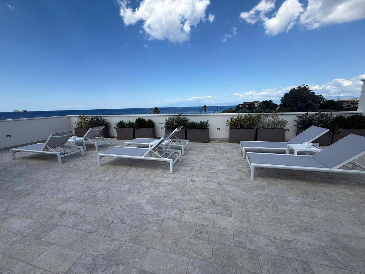 Sunbeach 44 - Skyview B&B in Melito di Porto Salvo, Province de Reggio Calabria