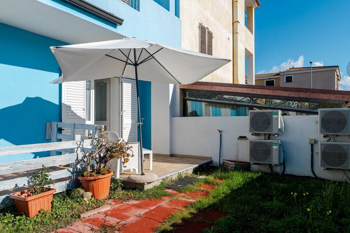 Camera 'Mono Fra- Santa Teresa Gallura' con terrazza privata, Wi-Fi e aria condizionata in Santa Teresa di Gallura, Santa Teresa Gallura