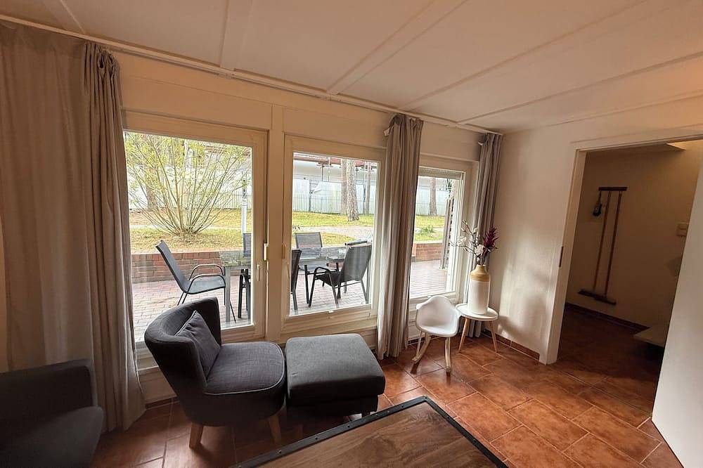 Urlaub im Grünen – R-Haus für Paare oder kleine Gruppen am Strand in Ostseebad Karlshagen, Karlshagen