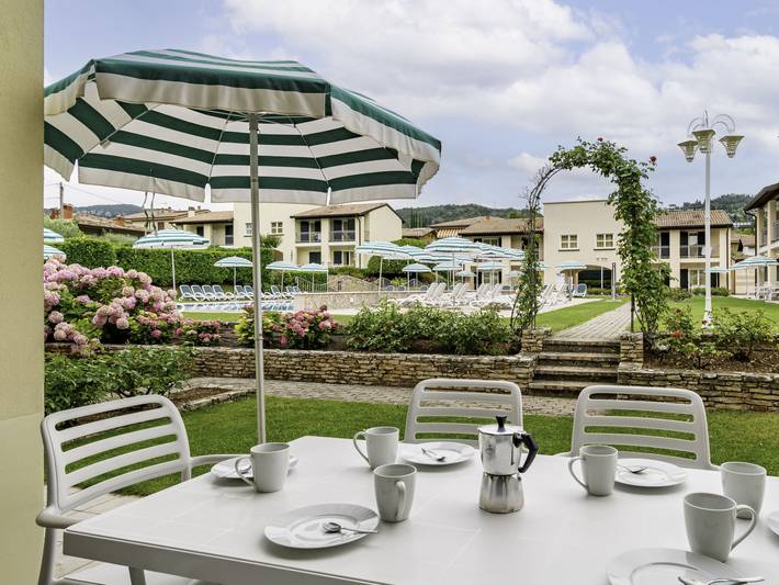 Ferienwohnung für 4 Personen, mit Terrasse und Kinderpool sowie Garten in Garda - 2