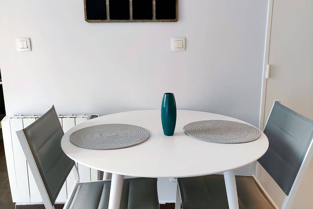 Appartement entier, Appartement Rez de Jardin - 41 m² - 1 Chambre in Mantes-la-Jolie, Yvelines