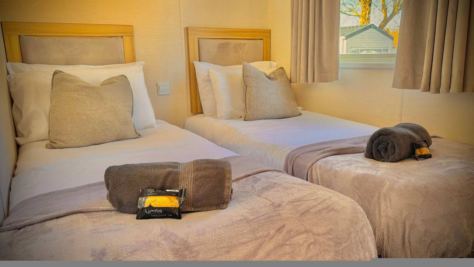 Entire apartment, Marton Mere - 3 Bedroom Caravan- by Holiday Homes in Blackpool Pleasure Beach, North West England