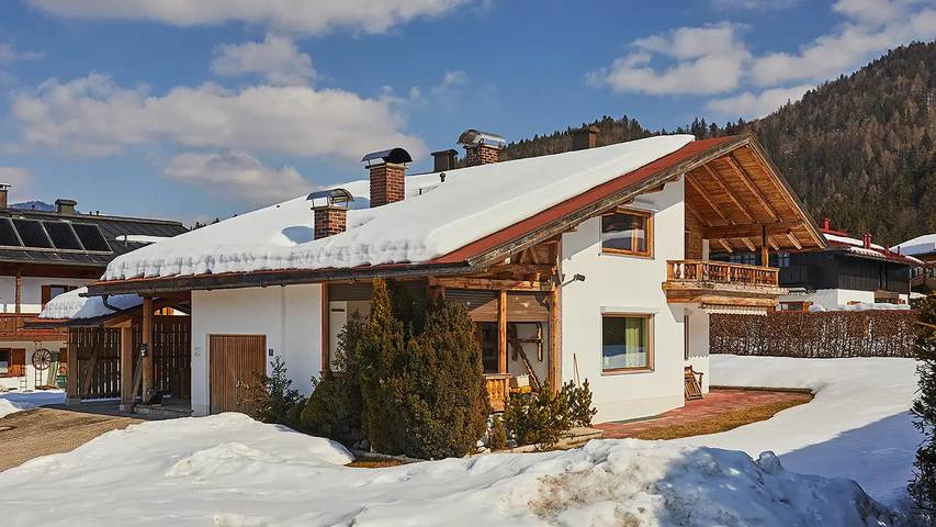 Ferienhaus für 8 Personen, mit Balkon und Garten in Reit im Winkl