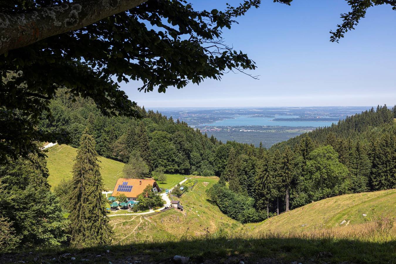 Ganze Ferienwohnung, Graublau - Appartement, 38 qm mit Bergblick, bis 4 Pers., Balkon in Grassau, Chiemsee