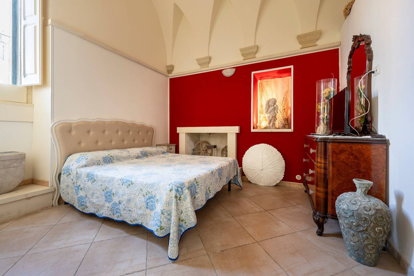 Camera 'Palazzo Costantini - Girasole' con terrazza in comune, Wi-Fi e aria condizionata in San Donato di Lecce, Provincia di Lecce