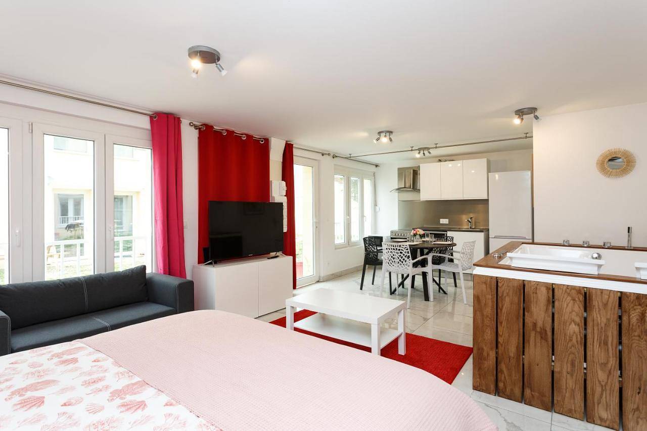Appartement entier, Blanc Mesnil Nid d'amour in Le Blanc-Mesnil, Seine-Saint-Denis