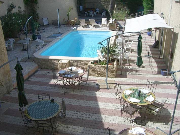 Hôtel pour 2 personnes, avec Terrasse et Jardin à Entraigues-sur-la-Sorgue