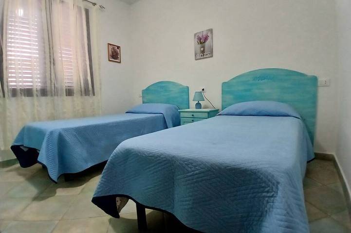 Gîte pour 6 personnes, avec jardin à Cala Liberotto - 3