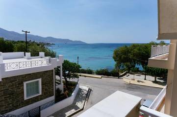 Gîte pour 2 personnes, avec balcon et vue dans Carystos