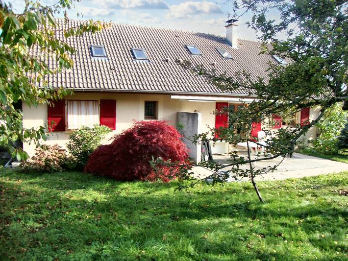 Gîte pour 7 personnes, avec terrasse dans Péron
