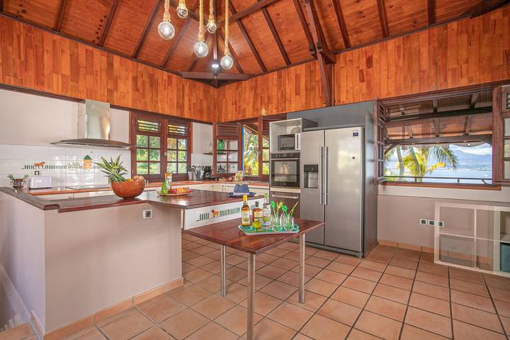 Location de vacances pour 14 personnes, avec terrasse et piscine à Les Trois-Îlets - 3