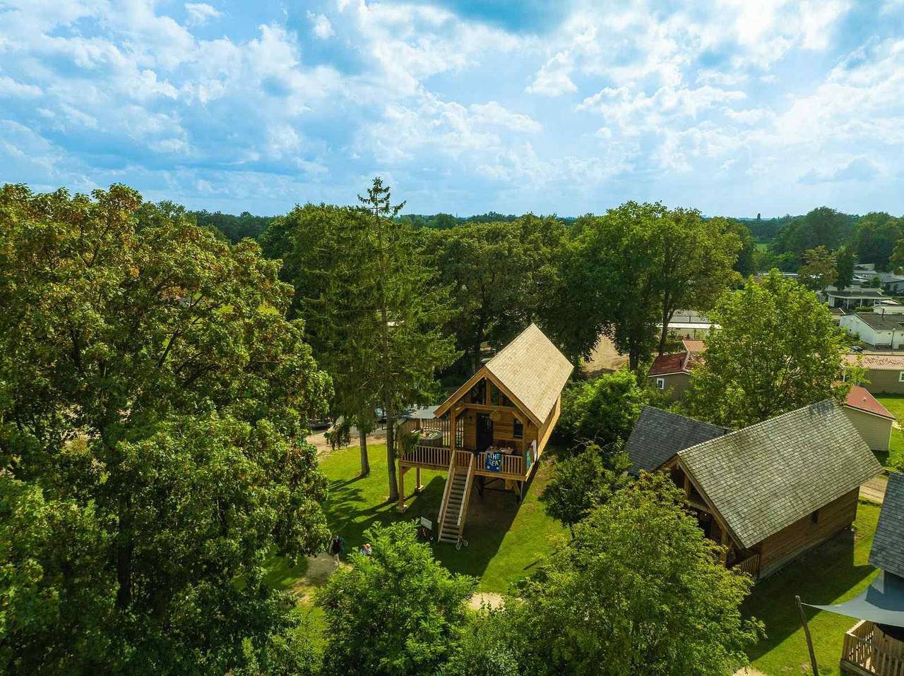Luxuriöses 4-Personen-Ferienhaus auf Stelzen mit Außen Spa in Uden, Nordbrabant in Uden, Nordbrabant