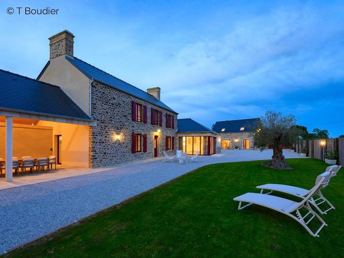 Gîte pour 8 personnes, avec jacuzzi et sauna ainsi que terrasse et jardin