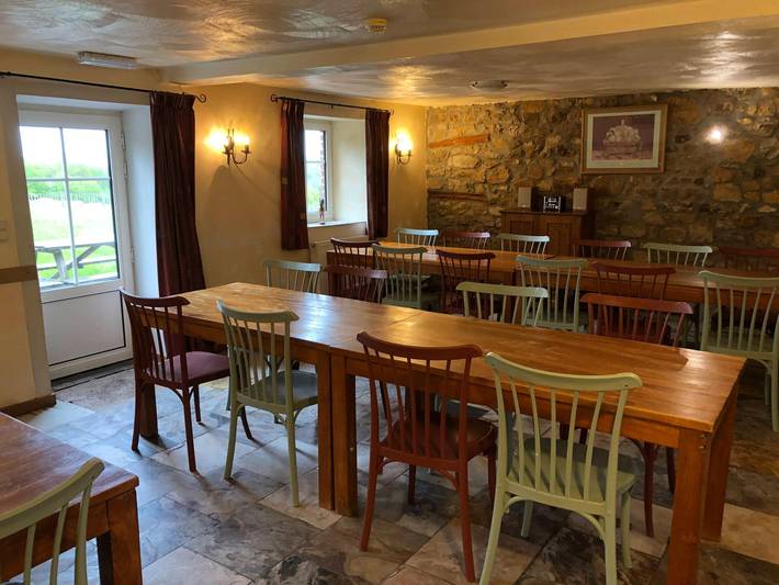 Location de vacances pour 32 personnes, avec sauna ainsi que terrasse et jardin, adapté aux familles à Érezée - 3