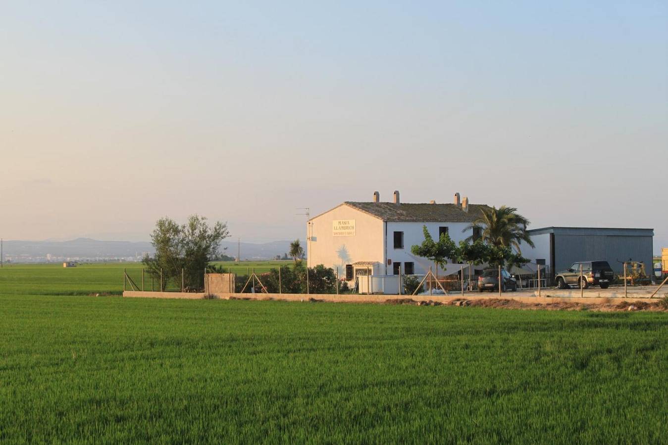 Maison de campagne « Masia Llambrich » avec piscine privée, Wi-Fi et climatisation in Terres de l'Èbre, Delta de l'Ebre