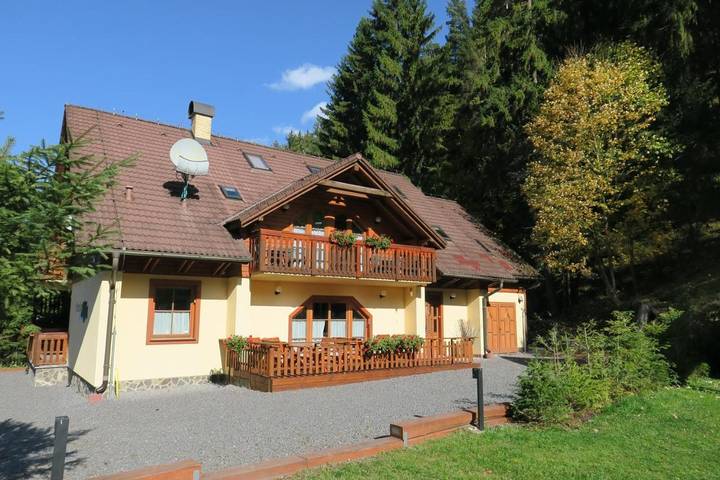 Apartament wakacyjny dla 16 osób, z Balkon i Taras oraz Ogród i Widok w Demianowska Dolina