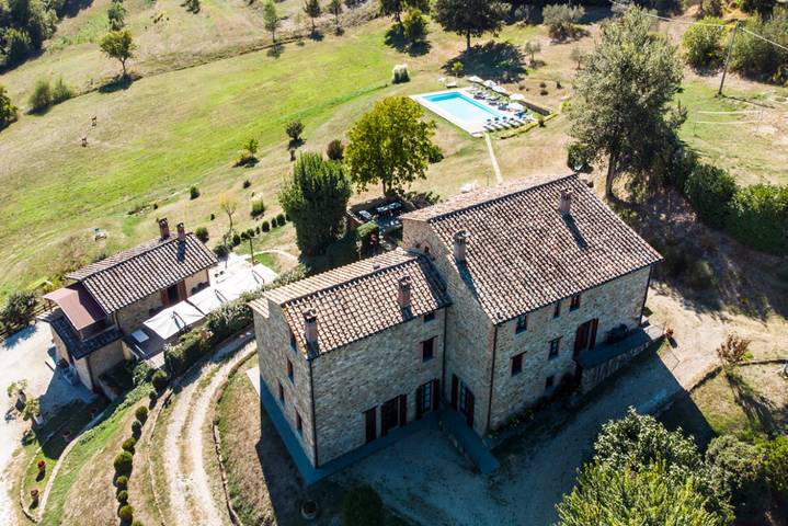 Location de vacances pour 16 personnes, avec jardin et piscine à Città di Castello - 2