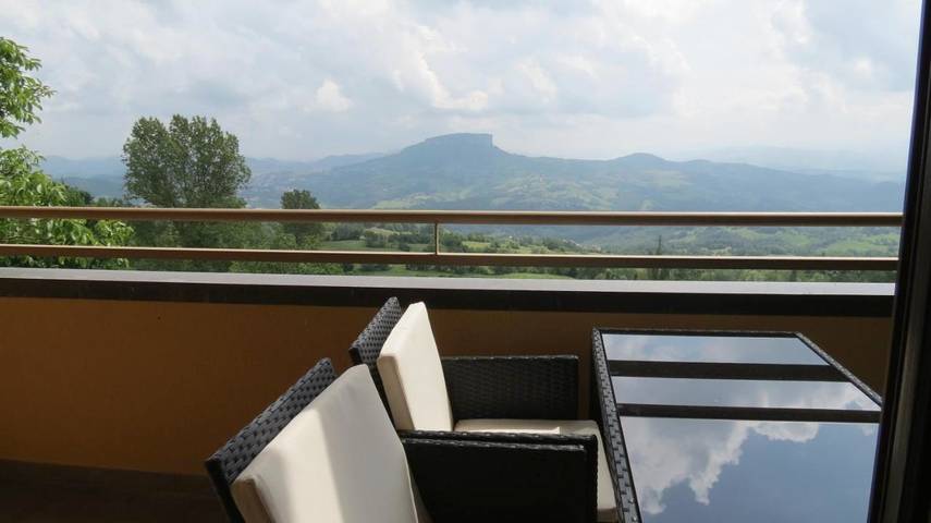 Appartamento per 3 persone, con Idromassaggio e Terrazza nonché Giardino e Sauna a Castelnovo ne' Monti