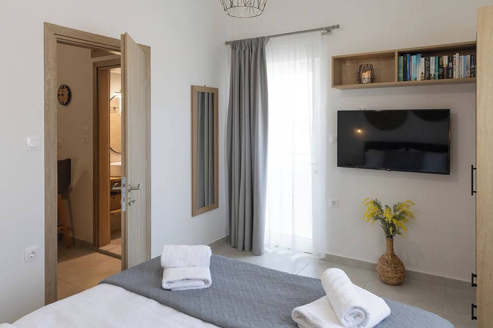 Entire apartment, Omalia Stay \"Kyma\" in Malia, Iraklio-Heraklio region