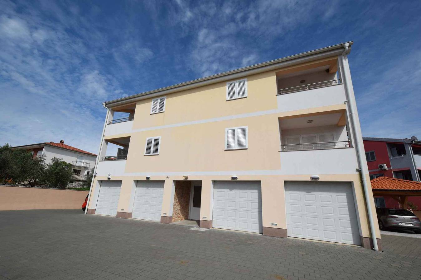 Ganze Ferienwohnung, Ferienwohnung mit Balkon und Klimaanlage in Malinska-Dubašnica, Krk
