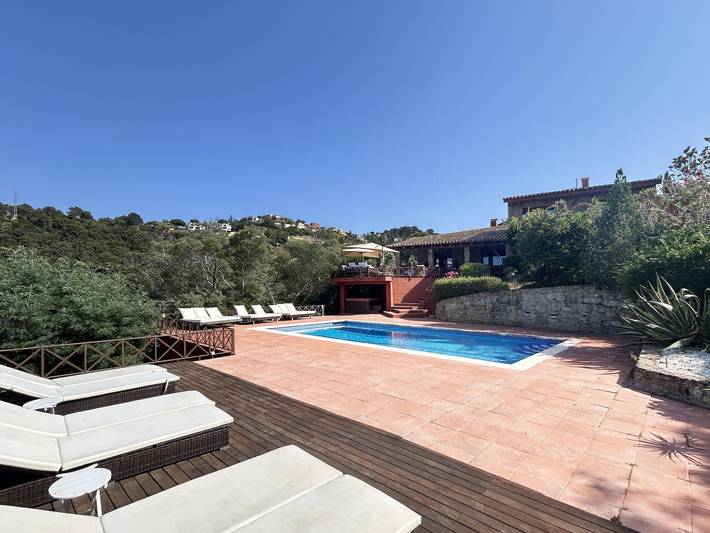 Casa de huéspedes para 9 personas, con jacuzzi además de jardín y terraza en Provincia de Gerona - 2