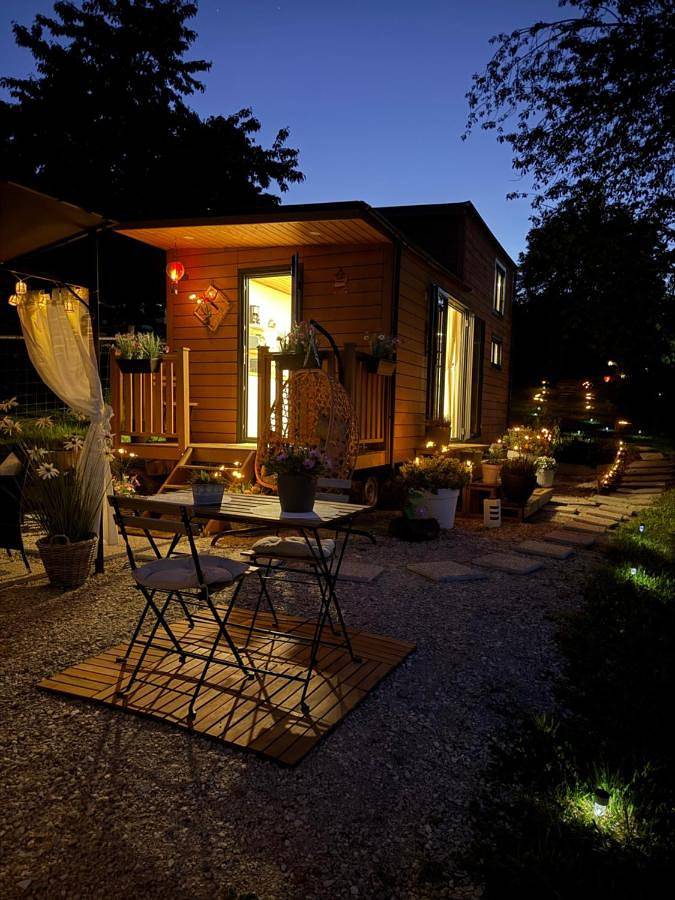 Camping pour 2 personnes, avec Balcon et Terrasse ainsi que Jardin et Vue