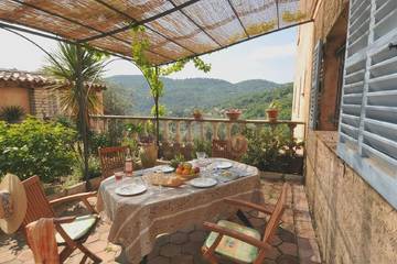 Gîte pour 5 personnes, avec balcon et jardin à Le Bar-sur-Loup