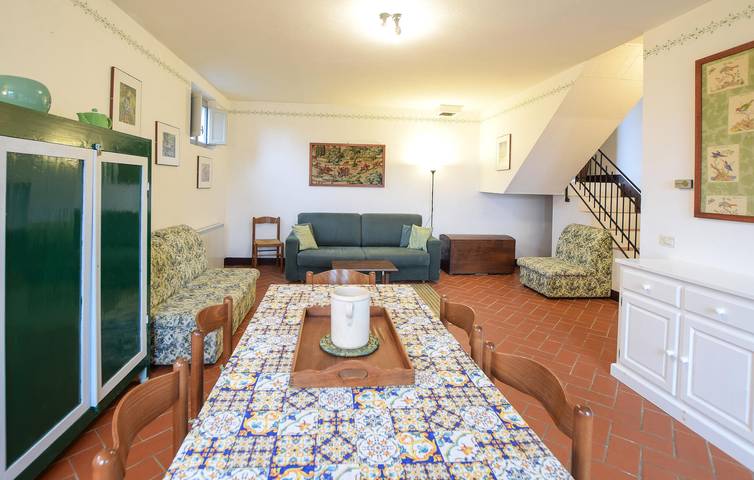 Idilliaco appartamento per vacanze di 90 mq con parcheggio, giardino e piscina a Paciano in Paciano, Perugia e dintorni
