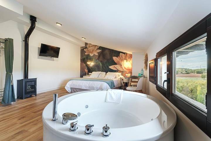 Casa rural para 2 personas, con Jacuzzi y Terraza además de Jardín y Piscina en Serranía de Guadalajara