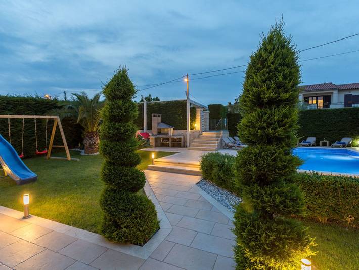 Ferienhaus für 6 Personen, mit Balkon und Pool sowie Sauna und Garten in Kastelir - 2