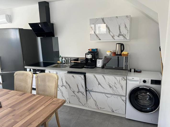 Gîte pour 2 personnes, avec terrasse à Satolas-et-Bonce - 2