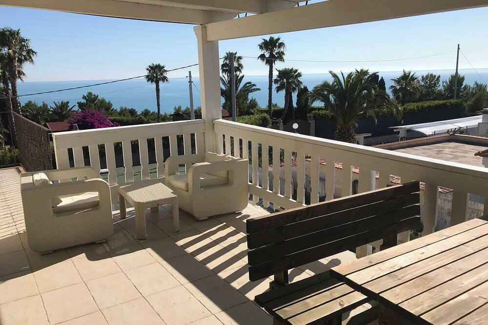 Ganze Wohnung, Lovely one-bedroom apartment with sea view on the 2nd floor - Porto Greco in Vieste, Gargano