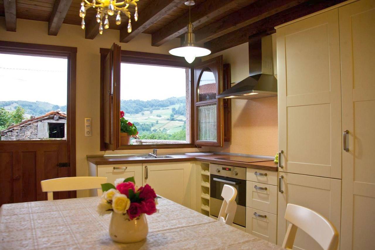 Three-Bedroom House in Cabrales, Parque Nacional de Los Picos de Europa
