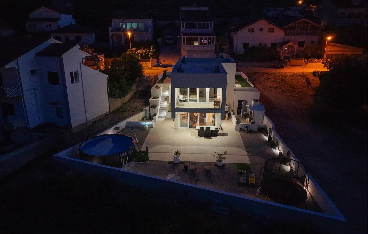 Charmante 2-Zimmer-Wohnung mit Meerblick, Terrasse und moderner Ausstattung in Raslina, Šibenik-Knin