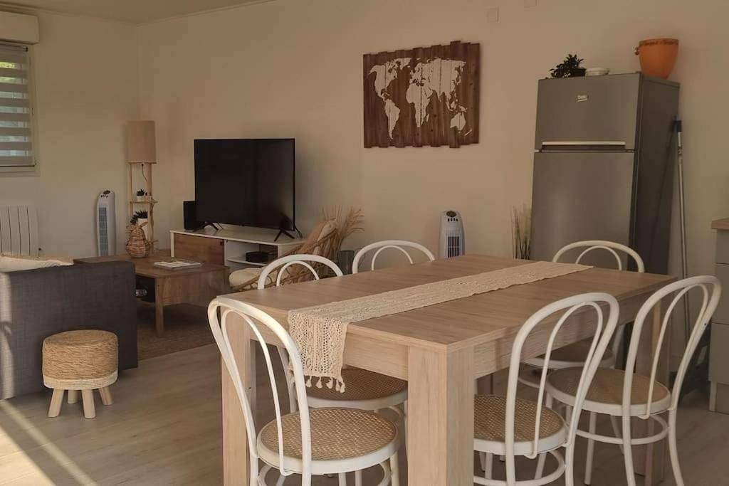 Maison style "Bohême" parfaite entre Collègues ou Famille - Jusqu'à 9 personnes - in Saint-Seurin-sur-l'Isle, Région de Libourne