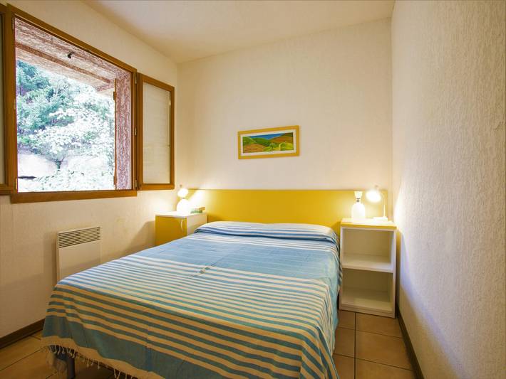 Gîte pour 6 personnes, avec balcon et piscine, animaux acceptés à Zonza