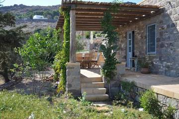 Gîte pour 5 personnes, avec jardin dans Patmos