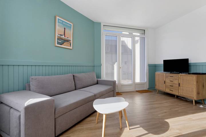 Ganze Wohnung, Helles Apartment nahe dem Meer mit WLAN in Saint-Guénolé, Penmarc'h