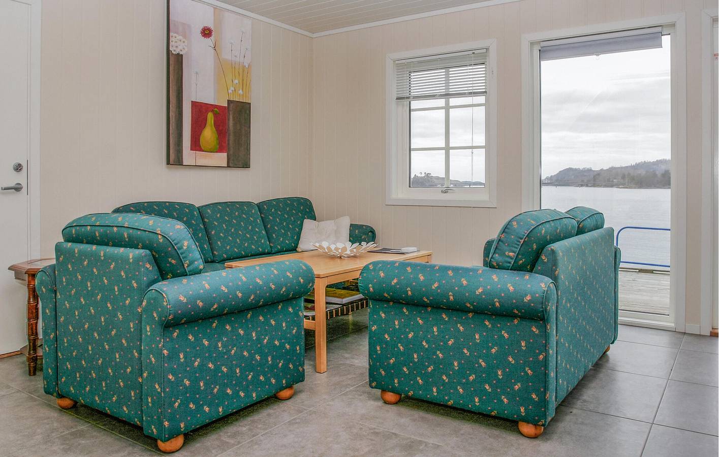 Ferienhaus für 8 Personen mit Terrasse in Finnøy