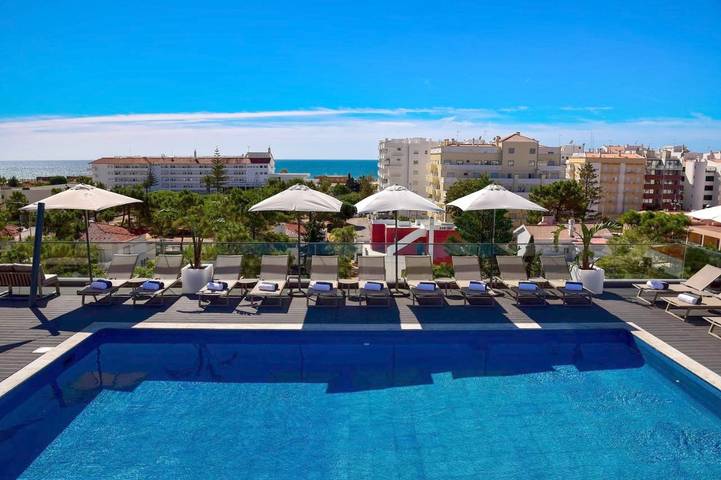 Apartamento para 4 personas, con jacuzzi y piscina además de sauna y balcón en Monte Gordo